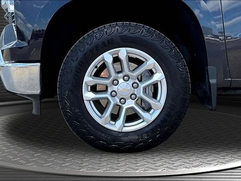 Used 2023 Chevrolet Silverado 1500 LT w/ Z71 Off-Road Package AWD/4WD image 34