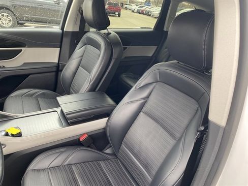 Used 2024 Lincoln Nautilus Reserve image 25