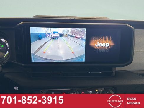 Used 2024 Jeep Wrangler Unlimited AWD/4WD image 31