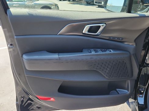 New 2026 Kia Carnival SX w/ SX Dark Edition Package FWD image 17