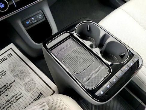 Used 2025 Hyundai Ioniq 5 Limited image 16