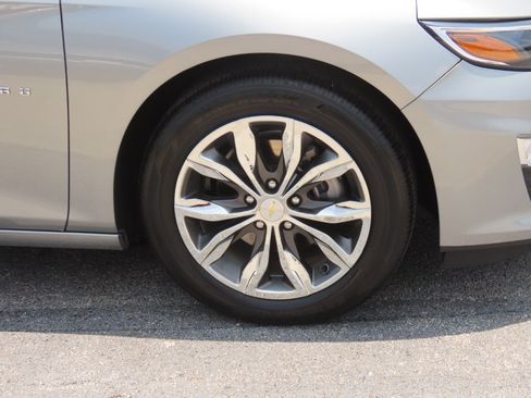 Used 2025 Chevrolet Malibu LT FWD image 9