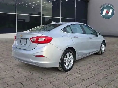 Used 2017 Chevrolet Cruze LT image 5