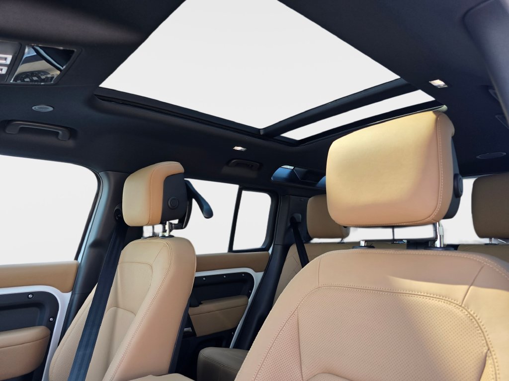 New 2026 Land Rover Defender 110 X-Dynamic SE AWD/4WD image 31
