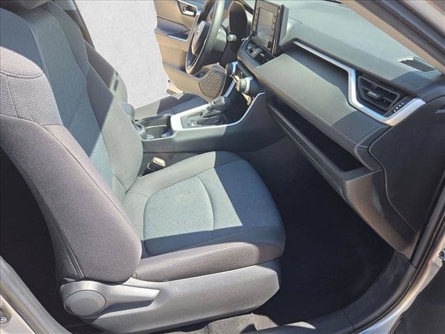 Used 2021 Toyota RAV4 XLE w/ Convenience Package FWD image 22