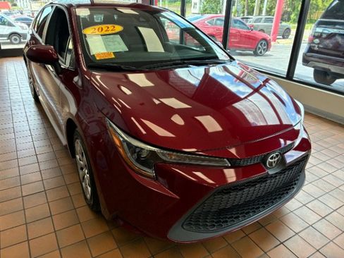 Used 2022 Toyota Corolla LE FWD image 1