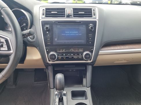 Used 2018 Subaru Outback 2.5i Limited AWD/4WD image 18