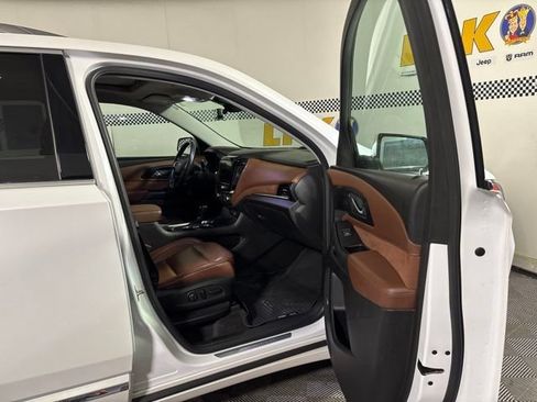 Used 2018 Chevrolet Traverse High Country AWD/4WD image 12