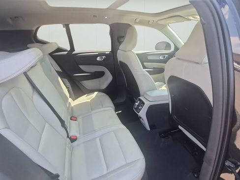 Used 2024 Volvo XC40 B5 Plus w/ Climate Package AWD/4WD image 11