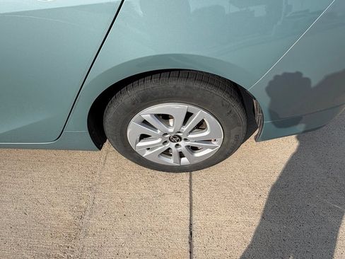 Used 2016 Toyota Prius Two FWD image 16