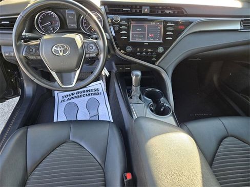 Used 2020 Toyota Camry SE image 29