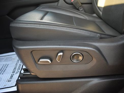 Used 2025 GMC Yukon Denali image 16