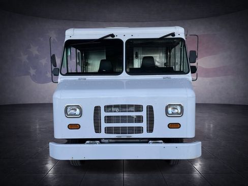 Used 2016 Ford E-350 and Econoline 350 Super Duty w/ A/C Prep Package image 8