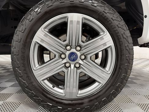 Used 2019 Ford F150 Lariat w/ Equipment Group 502A Luxury AWD/4WD image 33