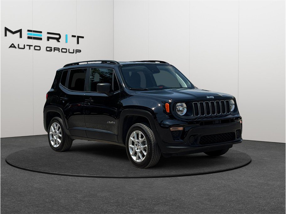 Used 2023 Jeep Renegade Latitude AWD/4WD image 1