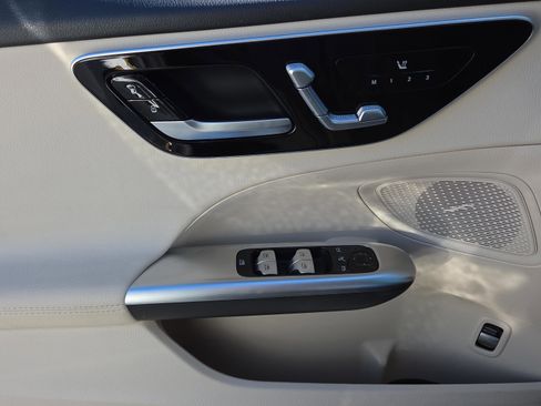 Used 2024 Mercedes-Benz C 300 Sedan image 29