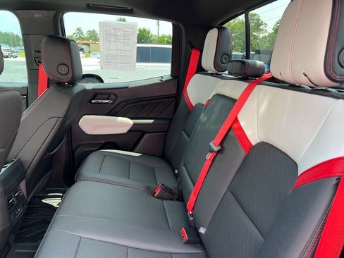 Used 2025 GMC Canyon AT4 w/ AT4X Package AWD/4WD image 11