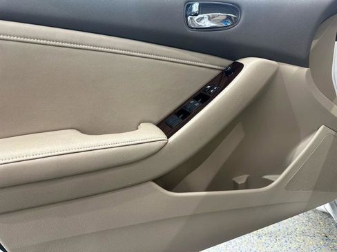 Used 2011 Nissan Altima 2.5 SL w/ 2.5SL Pkg FWD image 11