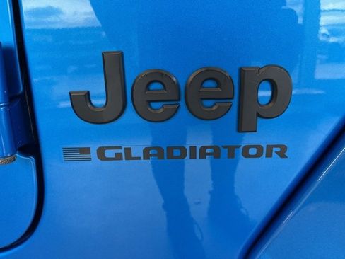 Certified 2024 Jeep Gladiator Sport image 8