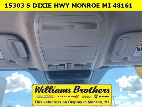 Used 2024 MAZDA MAZDA3 s image 21