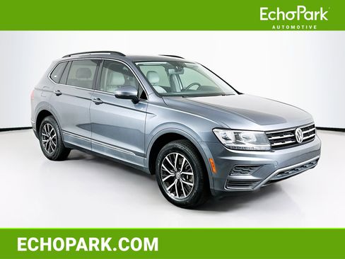 Used 2020 Volkswagen Tiguan SE w/ Panoramic Sunroof Package FWD image 1