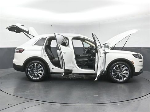 Certified 2023 Lincoln Nautilus Reserve w/ Luxury Package image 60