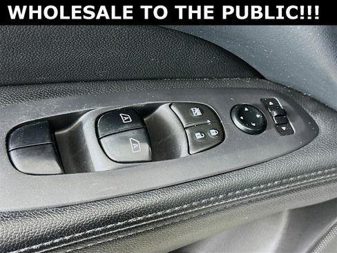 Used 2013 Nissan Pathfinder SV image 18