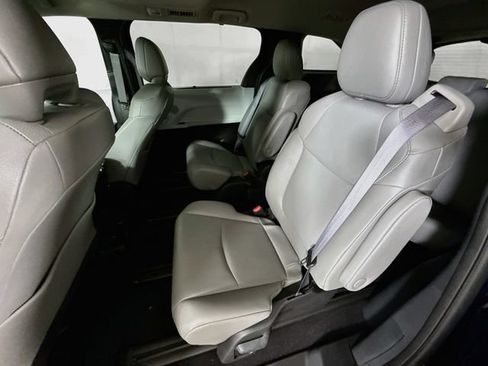 Used 2025 Toyota Sienna XLE w/ XLE Plus Package AWD/4WD image 24