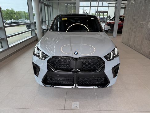 New 2026 BMW X2 xDrive28i w/ M Sport Package AWD/4WD image 2