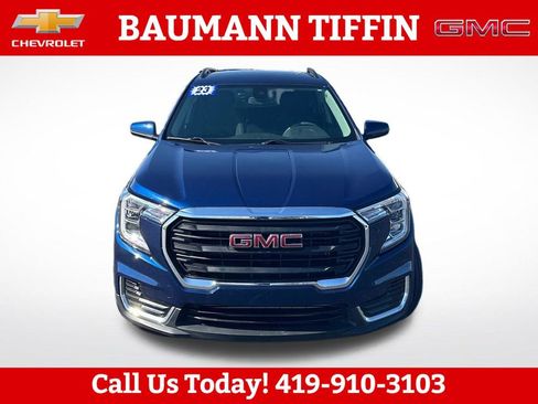Used 2023 GMC Terrain SLE w/ Driver Convenience Package FWD image 8