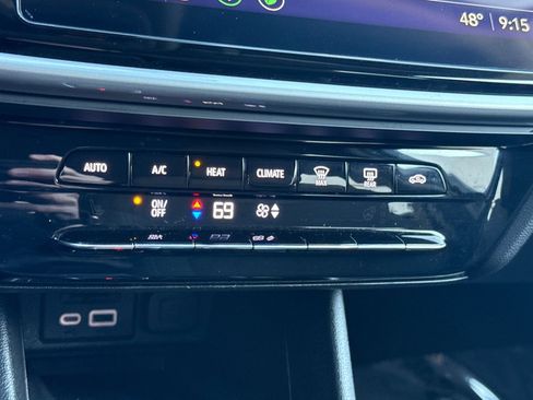 Used 2022 Chevrolet Bolt EUV LT image 20