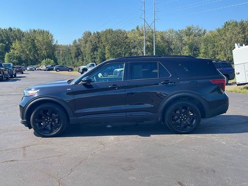 Used 2023 Ford Explorer ST-Line w/ Class IV Trailer Tow Package AWD/4WD image 2