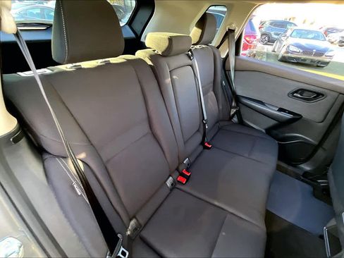 Used 2023 Nissan Rogue S image 17