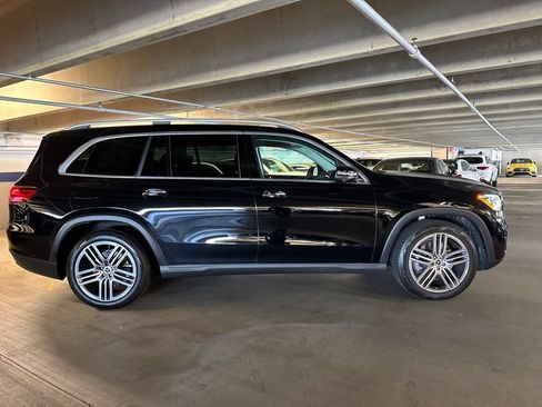 Certified 2026 Mercedes-Benz GLS 450 4MATIC image 4