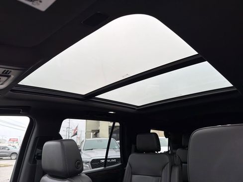 Used 2021 Chevrolet Tahoe LT w/ LT Signature Package image 41