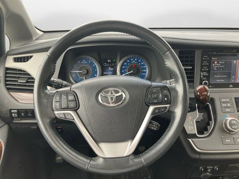 Used 2020 Toyota Sienna Limited Premium AWD/4WD image 12