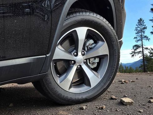 Used 2020 Jeep Cherokee Limited w/ Technology Group image 8