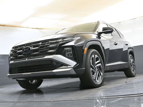 Certified 2025 Hyundai Tucson Limited AWD/4WD image 36
