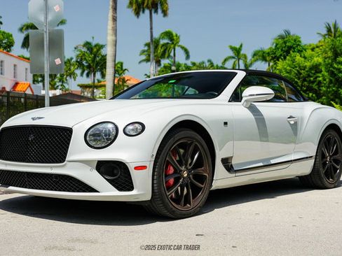Used 2020 Bentley Continental GT V8 First Edition image 16