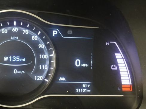 Used 2021 Hyundai Kona Limited FWD image 38