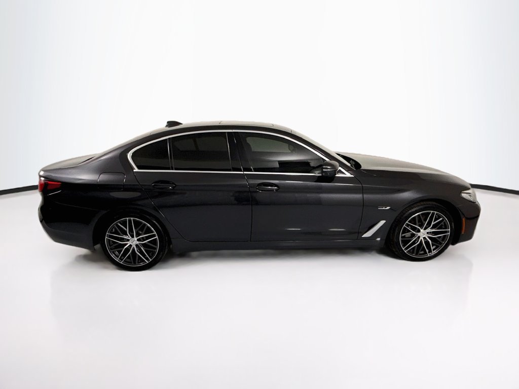 Used 2022 BMW 530e RWD image 4