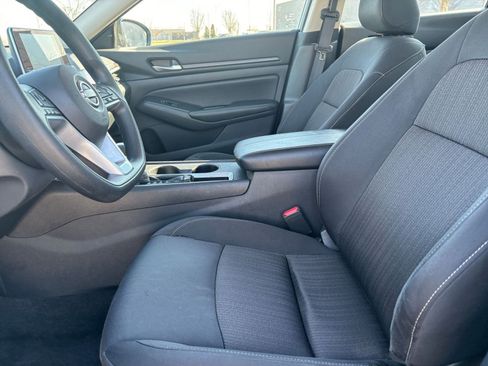 Used 2025 Nissan Altima 2.5 SV image 25