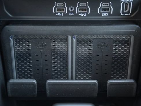 Used 2025 RAM 2500 Limited AWD/4WD image 39