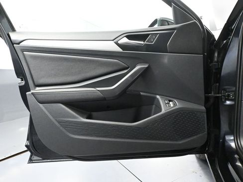 Used 2023 Volkswagen Jetta Sport image 16