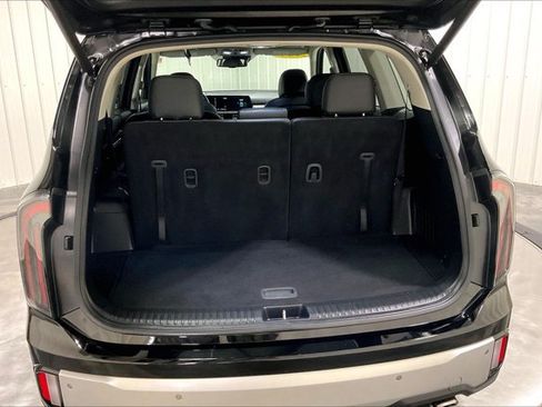 Used 2024 Kia Telluride EX w/ EX Captain's Chair Package AWD/4WD image 39