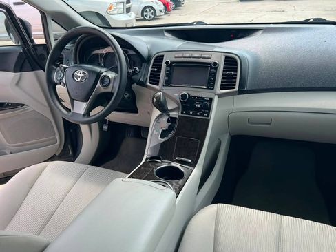 Used 2013 Toyota Venza LE w/ LE Convenience Pkg FWD image 9