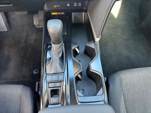 Used 2025 Toyota Camry LE image 40