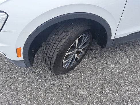 Used 2019 Volkswagen Tiguan SE AWD/4WD image 28