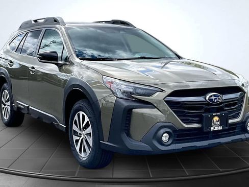 Used 2025 Subaru Outback Premium AWD/4WD image 22