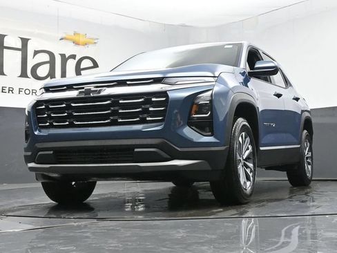 New 2026 Chevrolet Equinox LT w/ Convenience Package II FWD image 4